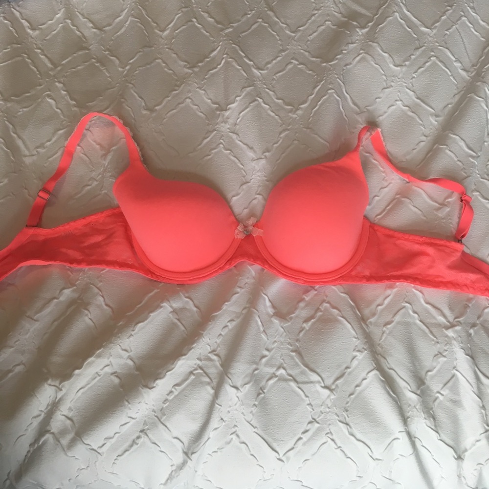 Victoria's Secret bra lined Demi